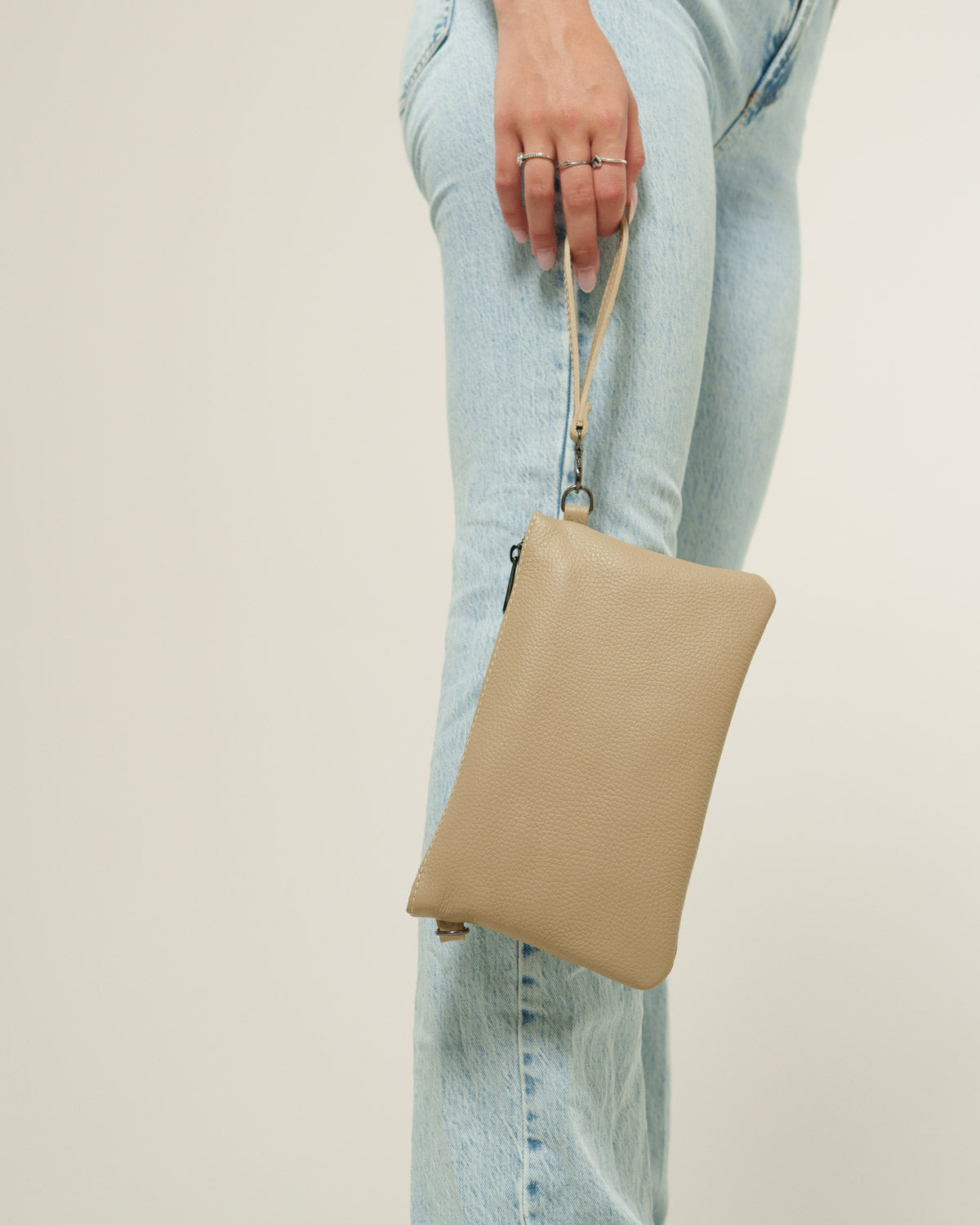 Pochette a tracolla Donna Chiara in vera pelle Taupe