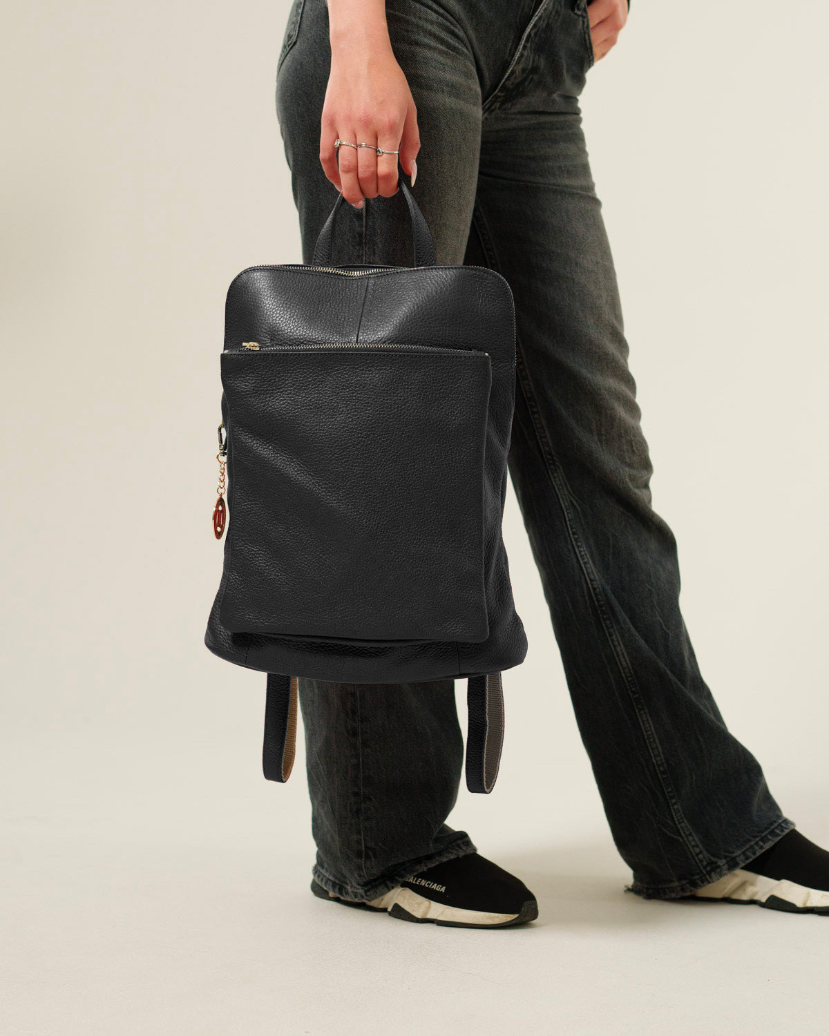 Cristina women's backpack in genuine black leather with zip pockets, made in Italy