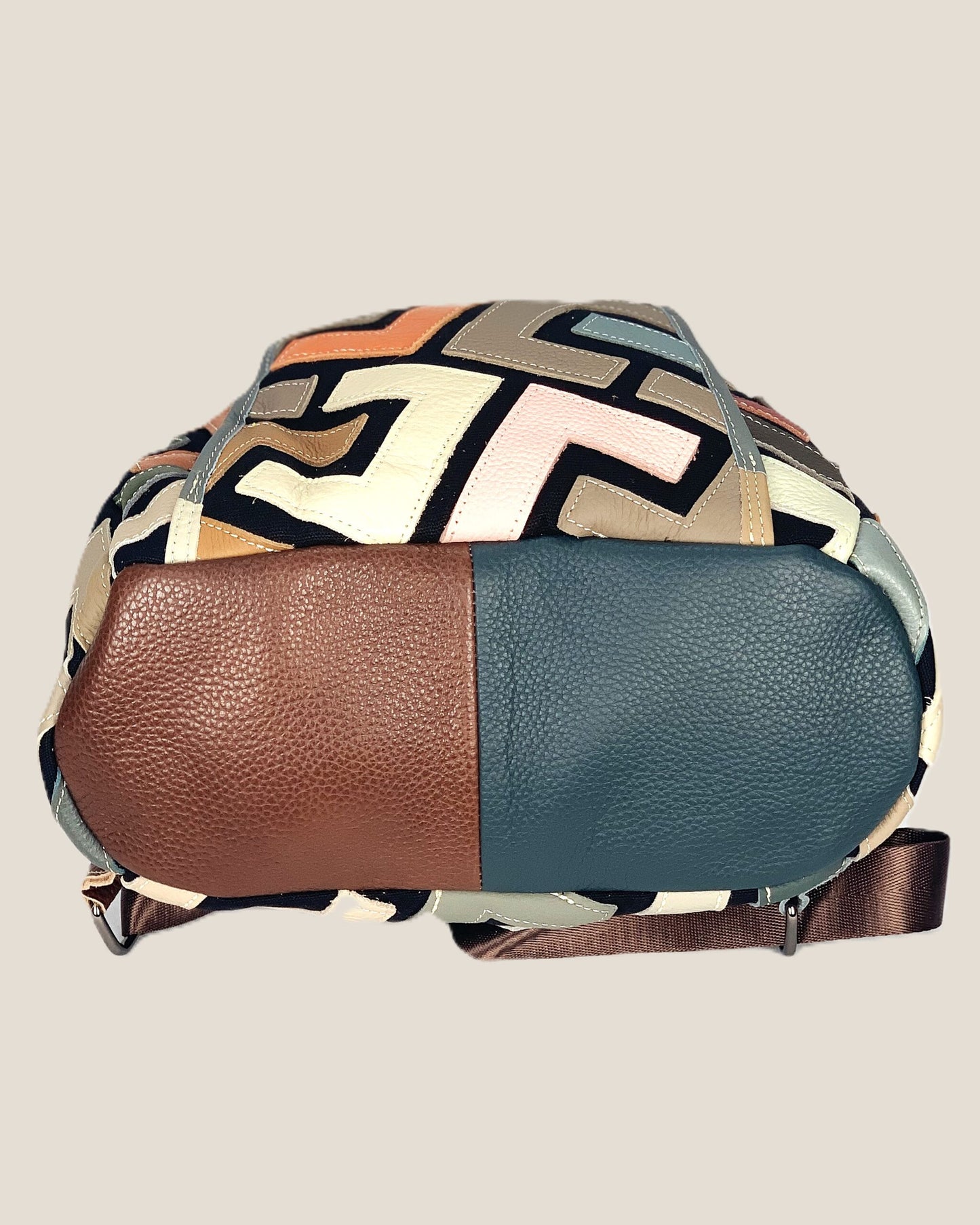 Zaino borsa a mano donna Katia in vera pelle chiaro geometrico multicolore