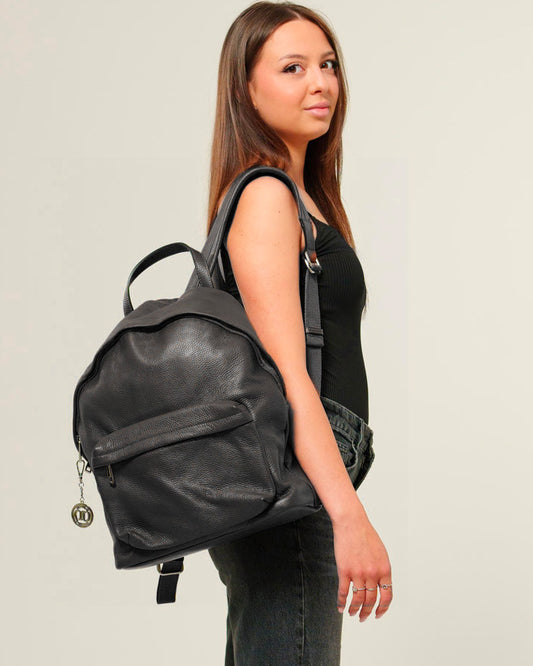 Zaino donna Federica in vera pelle Nero porta pc tasche con zip