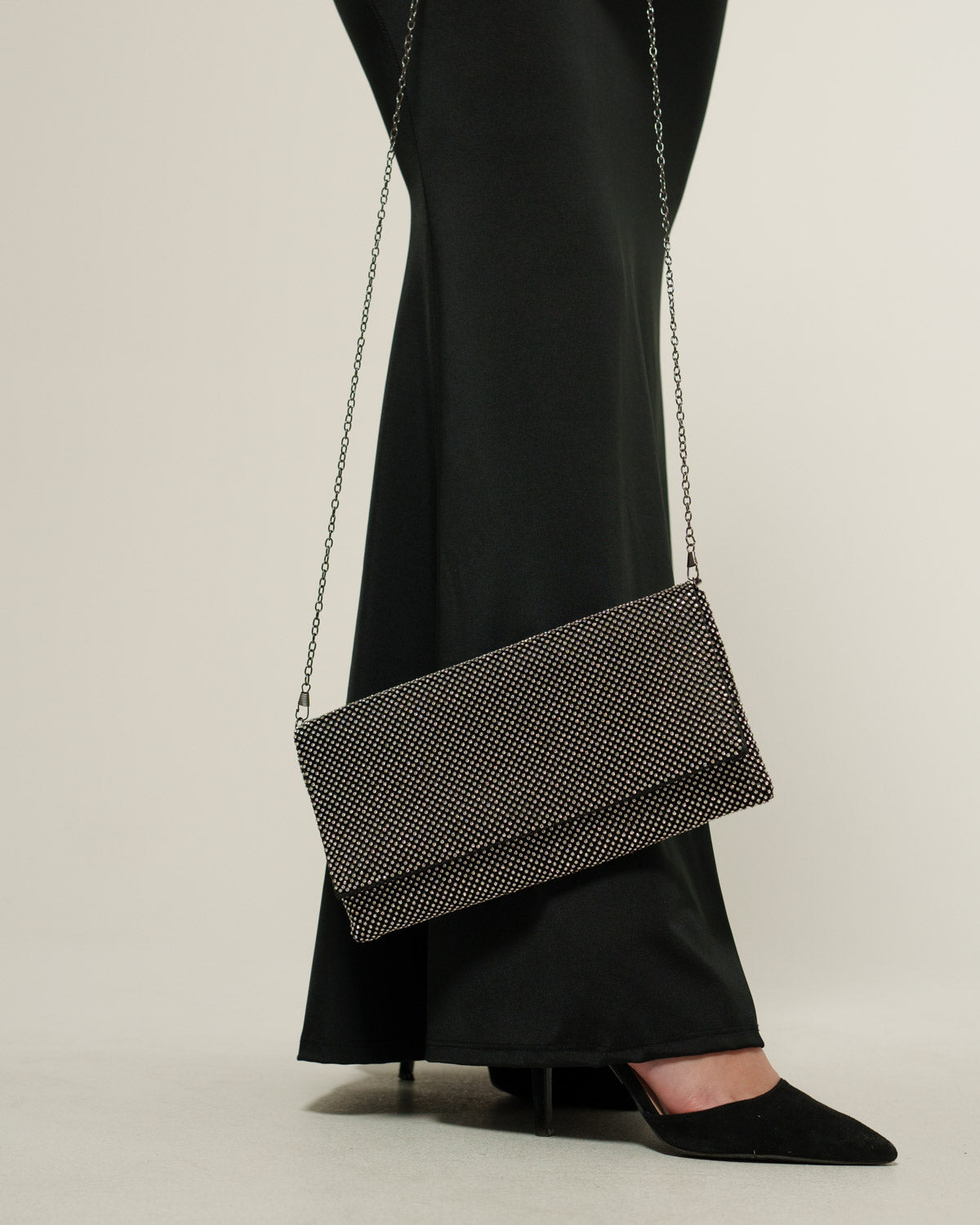 Pochette tracolla Donna Sissi Nero con strass e tracolla a catena