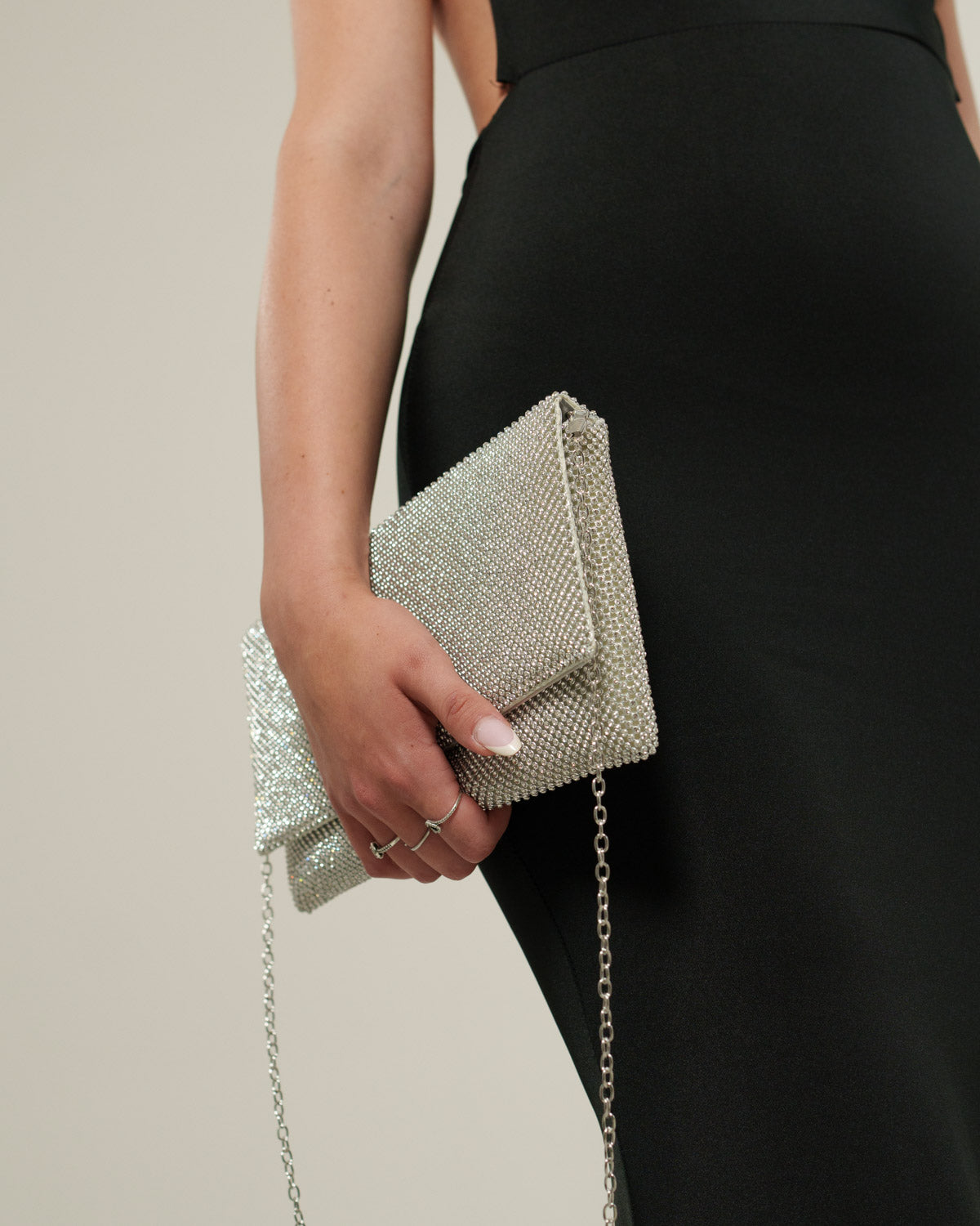 Pochette tracolla Donna Sissi Argento con strass e tracolla a catena